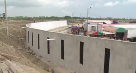 Ecuador construye un muro en la frontera con Per