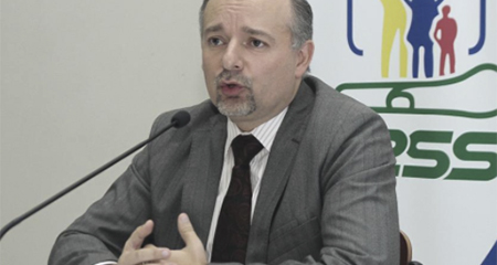 Richard Espinosa renunci al IESS