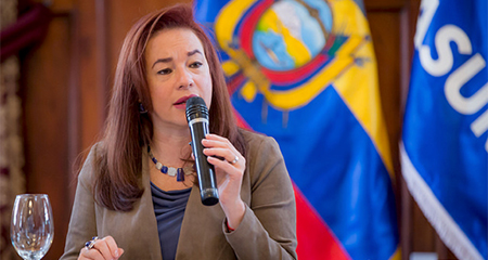 Ciudadana exige renuncia de Canciller Mara Fernanda Espinosa